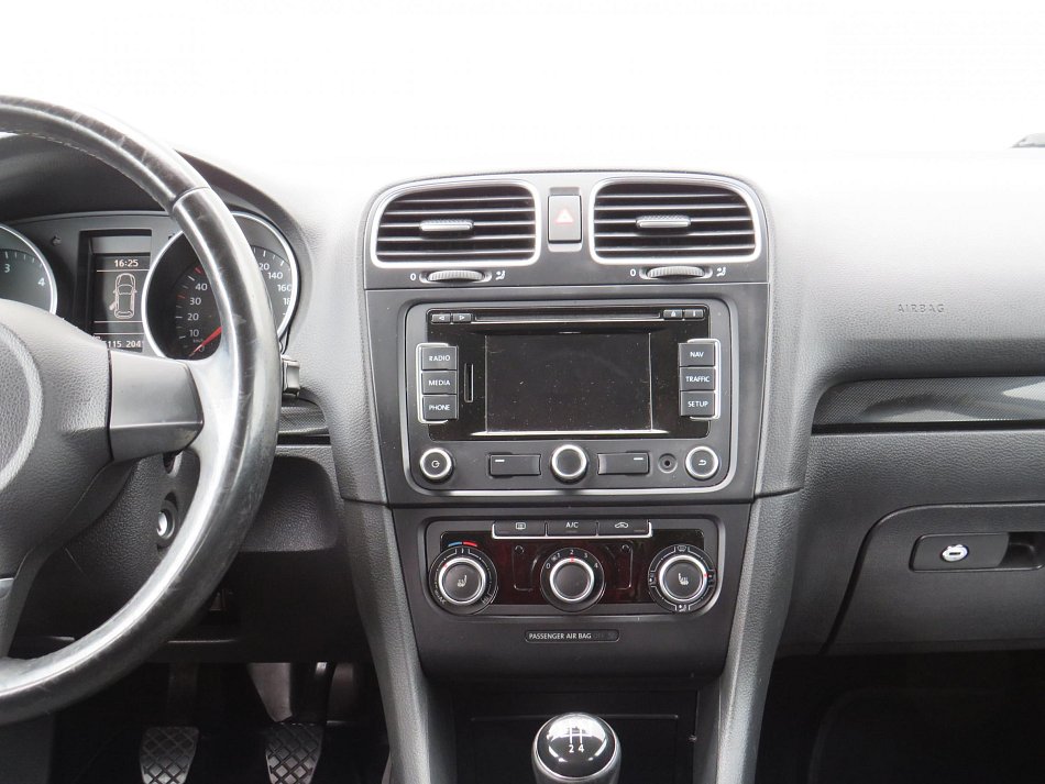 Volkswagen Golf 1.6 TDi 