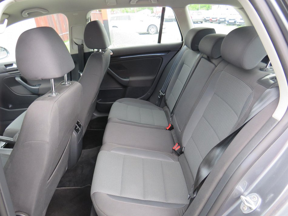 Volkswagen Golf 1.6 TDi 