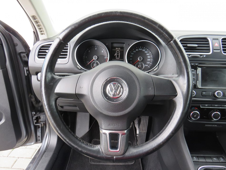 Volkswagen Golf 1.6 TDi 