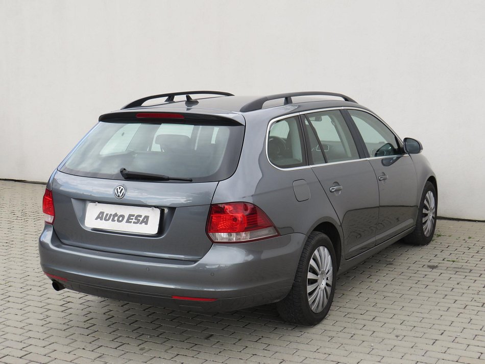 Volkswagen Golf 1.6 TDi 