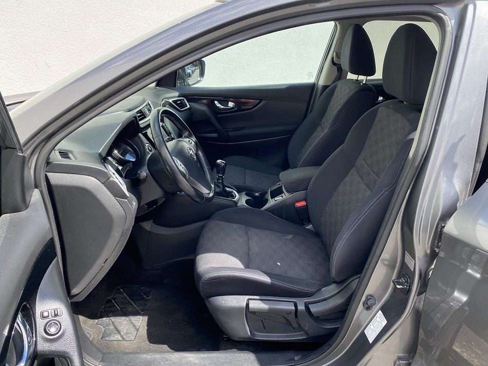 Nissan Qashqai 1.6 DiG-T N-Connecta