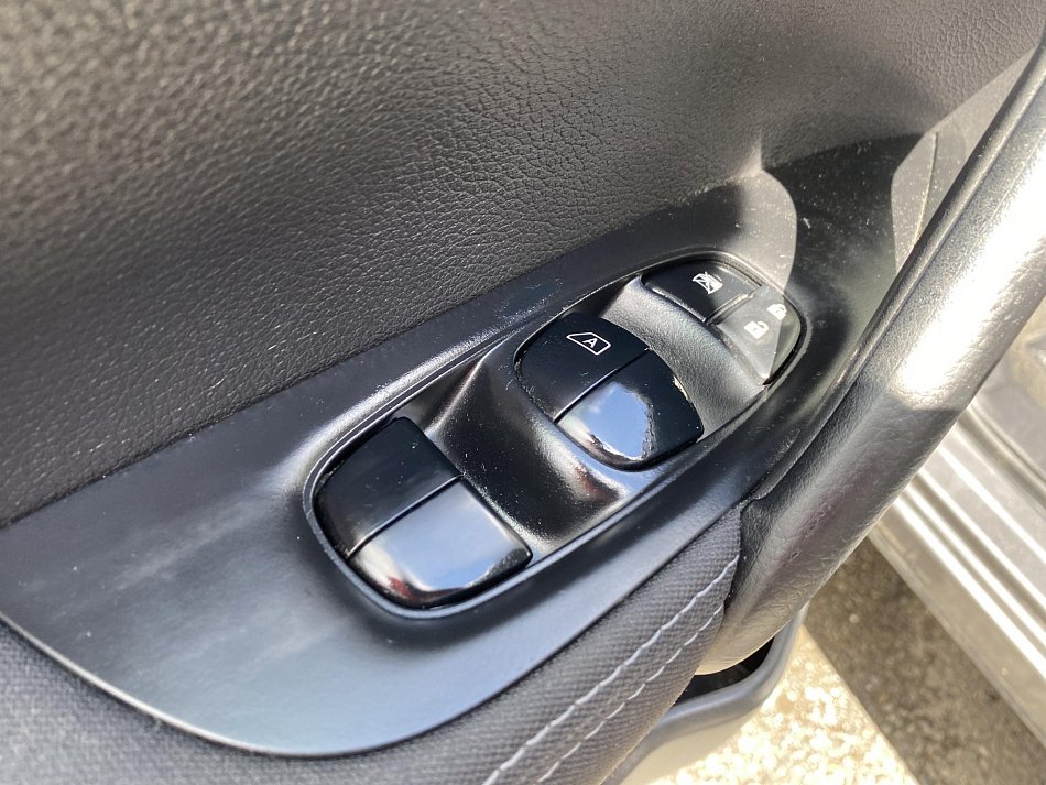 Nissan Qashqai 1.6 DiG-T N-Connecta