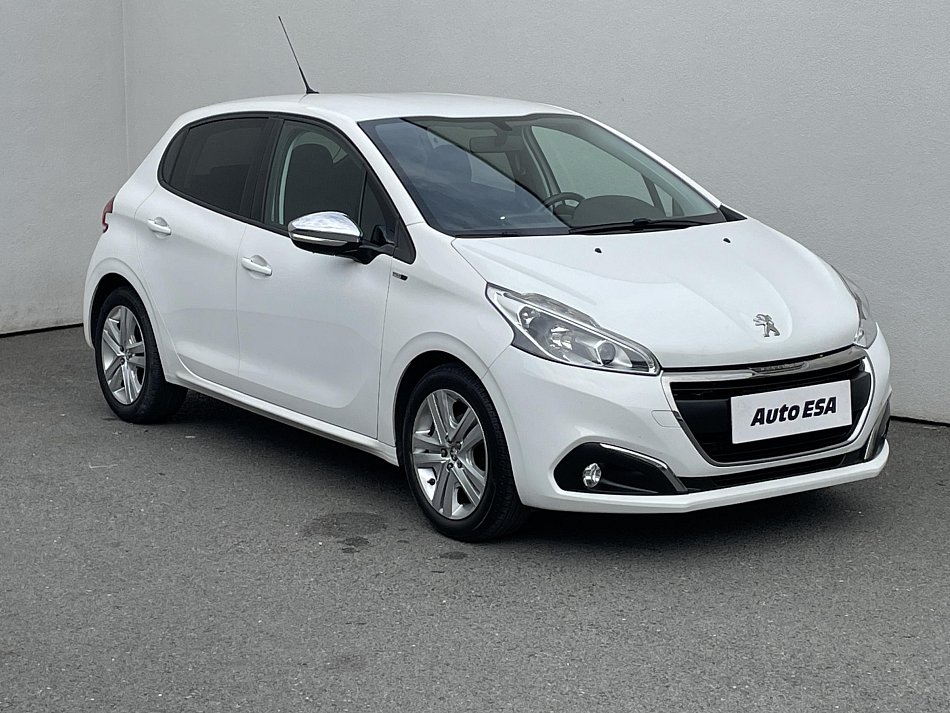 Peugeot 208 1.2i Style