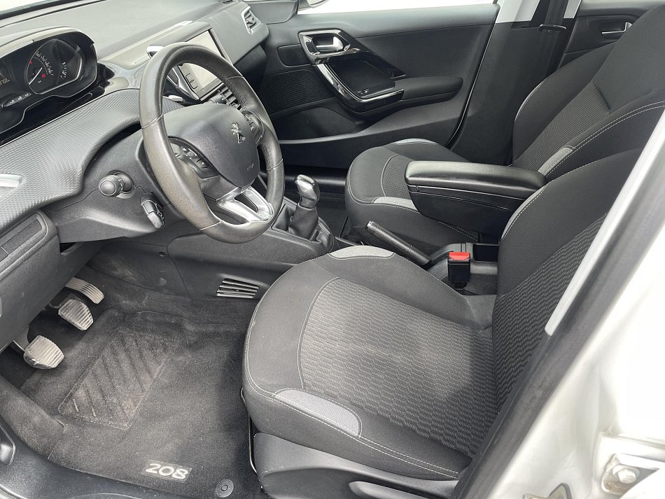 Peugeot 208 1.2i Style