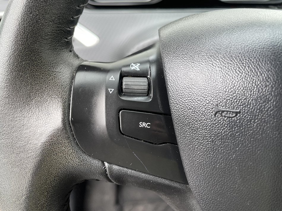 Peugeot 208 1.2i Style