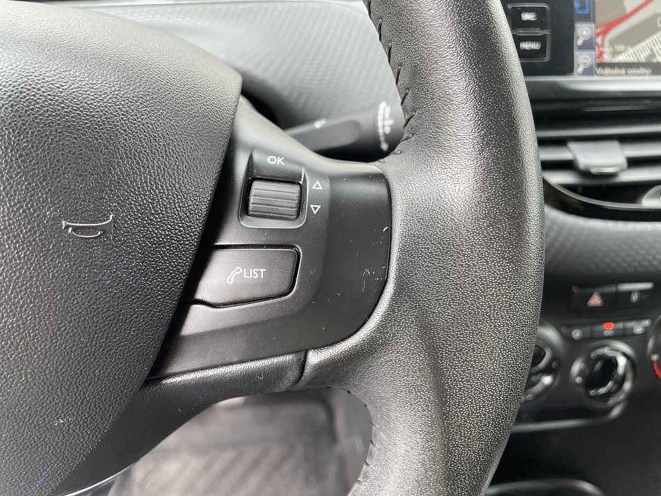 Peugeot 208 1.2i Style