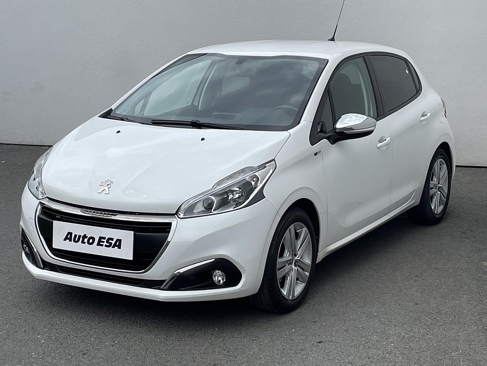 Peugeot 208 1.2i Style