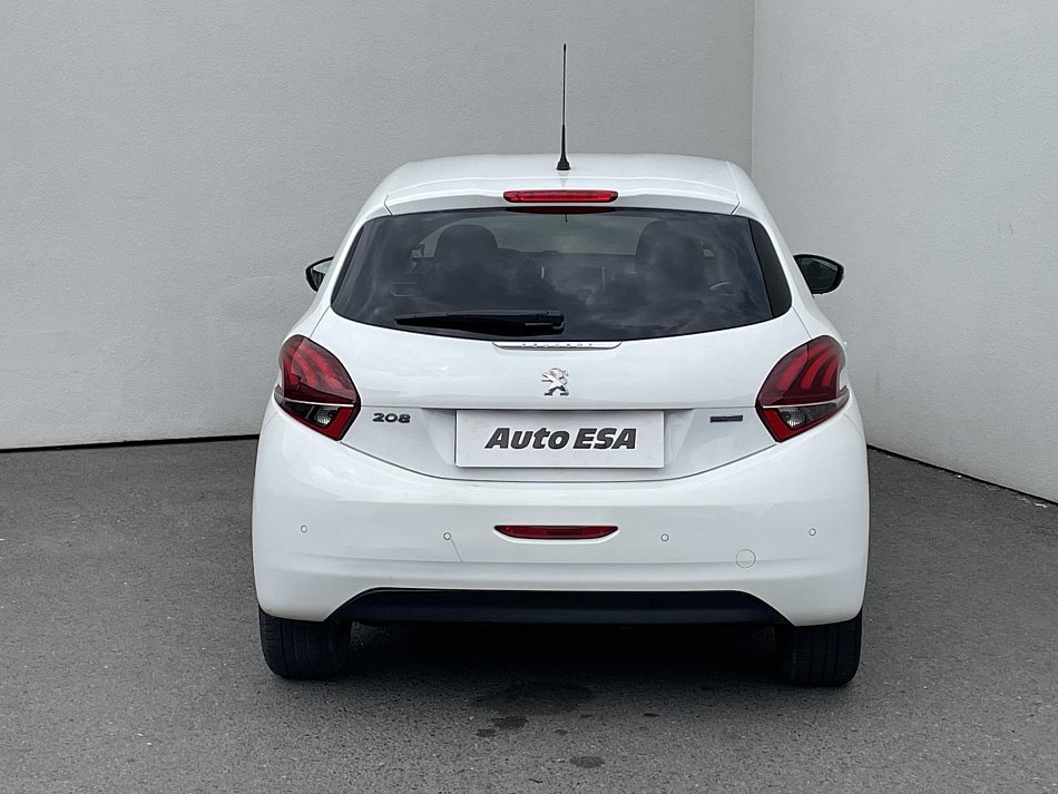 Peugeot 208 1.2i Style