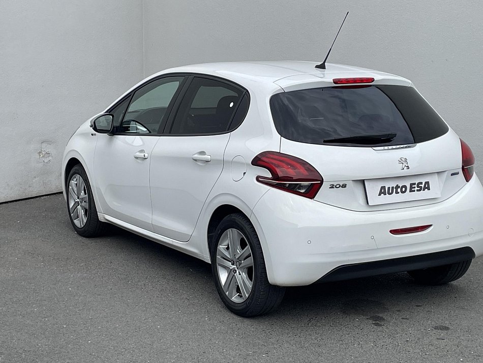 Peugeot 208 1.2i Style
