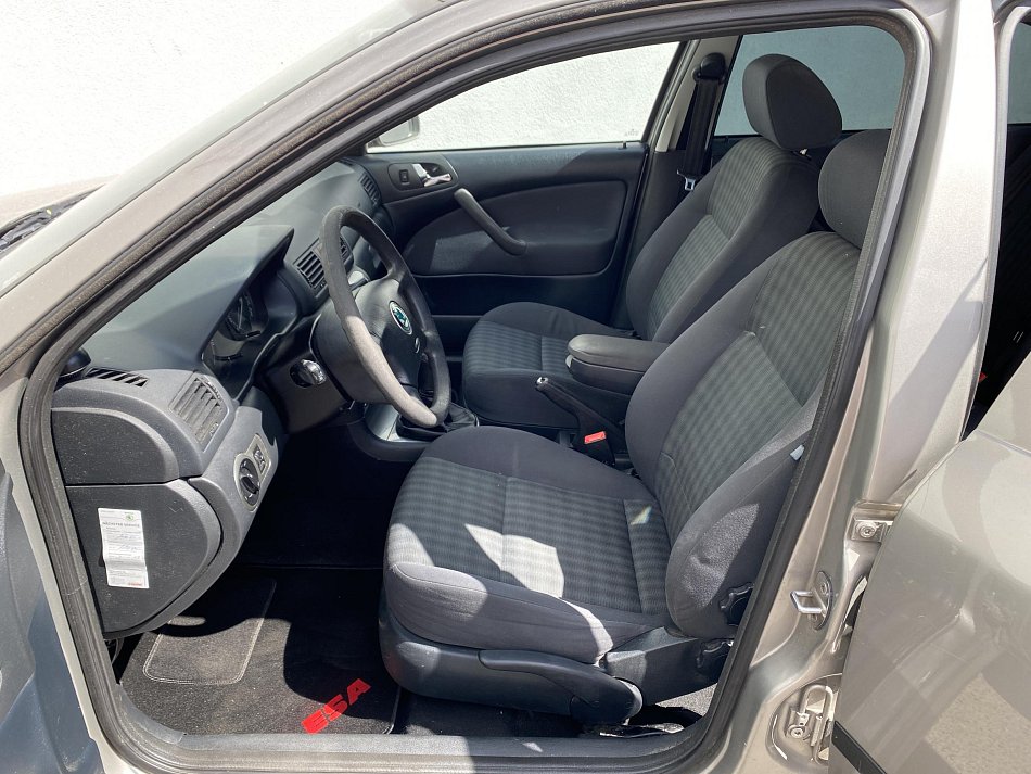 Škoda Octavia 1.6 16V Tour