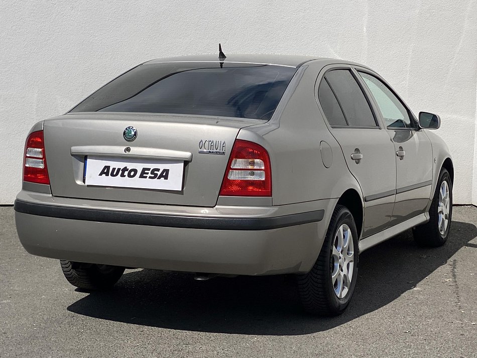 Škoda Octavia 1.6 16V Tour