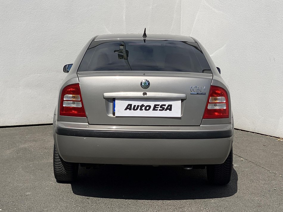 Škoda Octavia 1.6 16V Tour