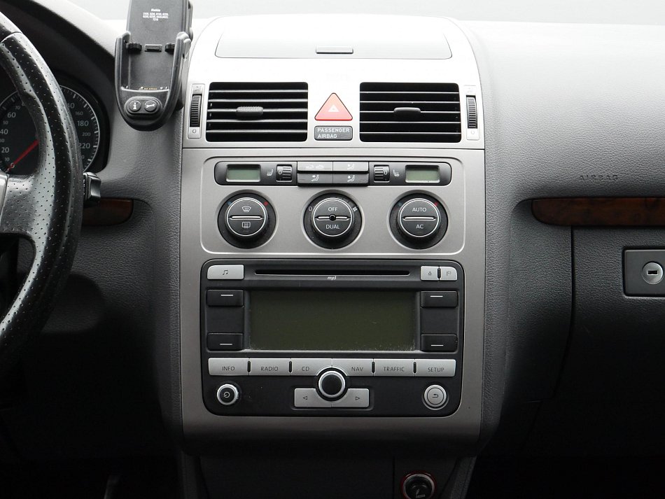 Volkswagen Touran 1.9 TDi CROSS 7míst