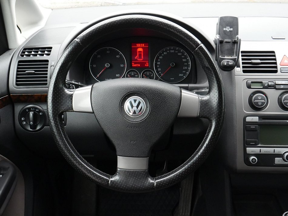 Volkswagen Touran 1.9 TDi CROSS 7míst