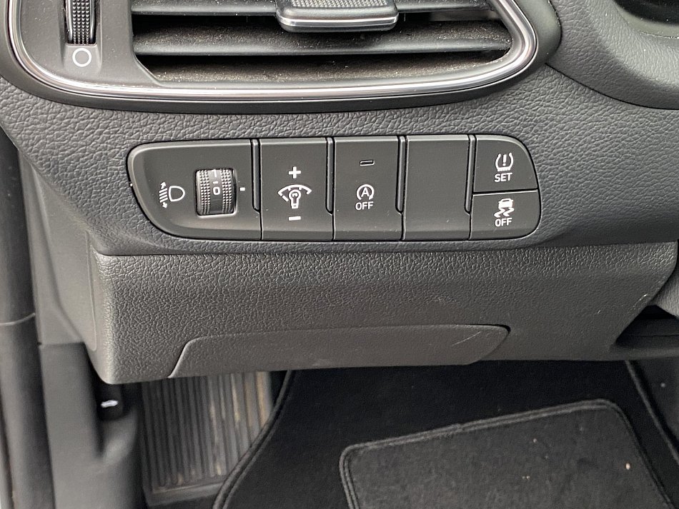 Hyundai I30 1.5 DPi Smart