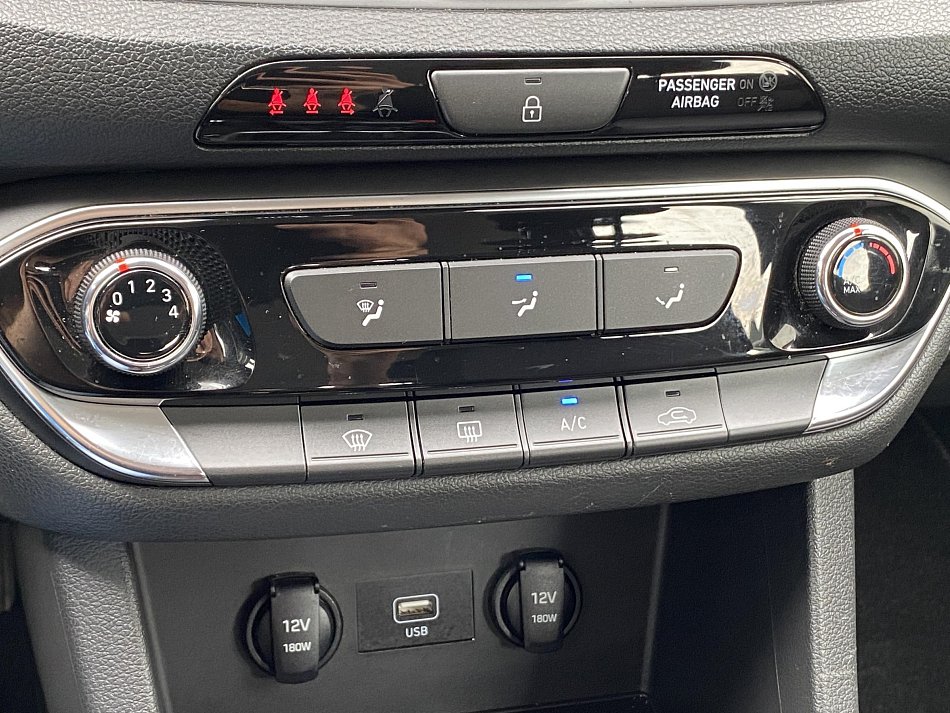 Hyundai I30 1.5 DPi Smart