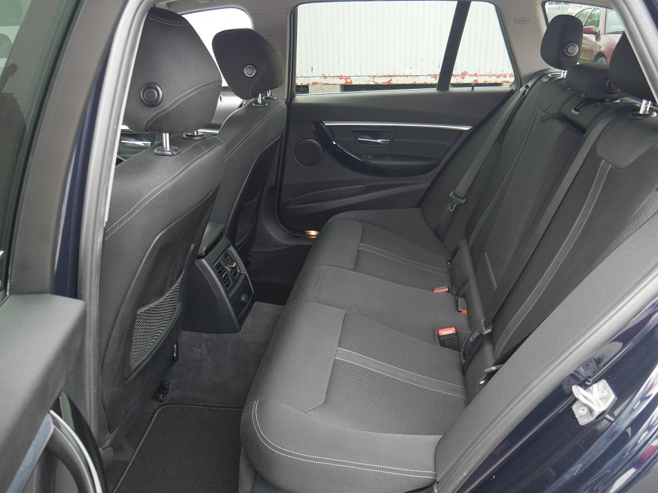 BMW Řada 3 2.0 i Sport Line 320i xDrive