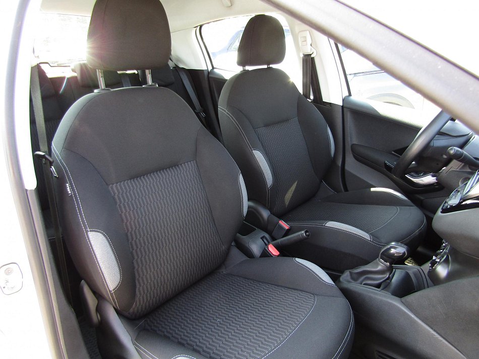 Peugeot 208 1.6HDi 