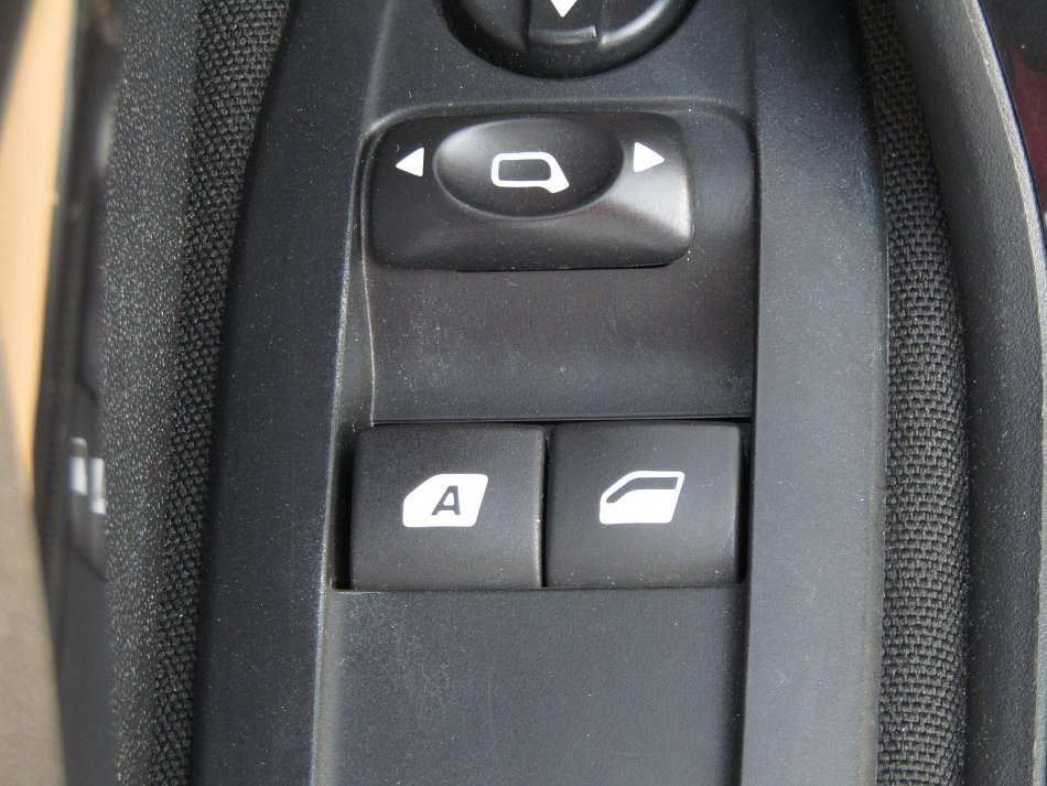Peugeot 208 1.6HDi 