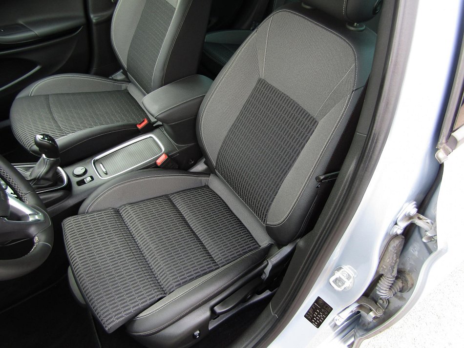 Opel Astra 1.2 T 