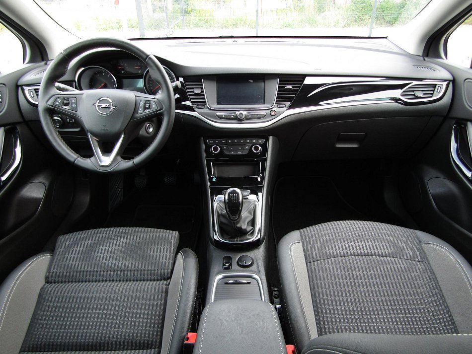 Opel Astra 1.2 T 
