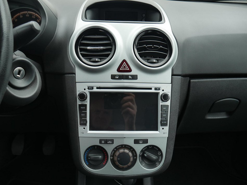 Opel Corsa 1.2i 