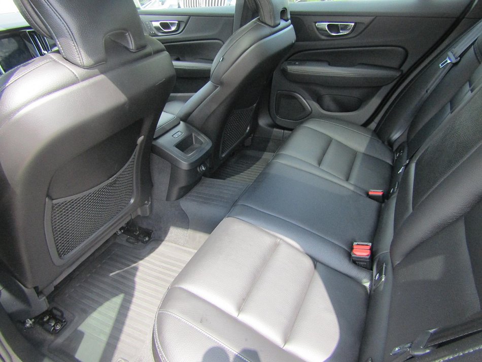 Volvo V60 2.0 D4 Cross Country 4x4
