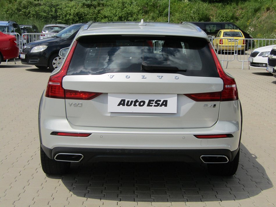 Volvo V60 2.0 D4 Cross Country 4x4