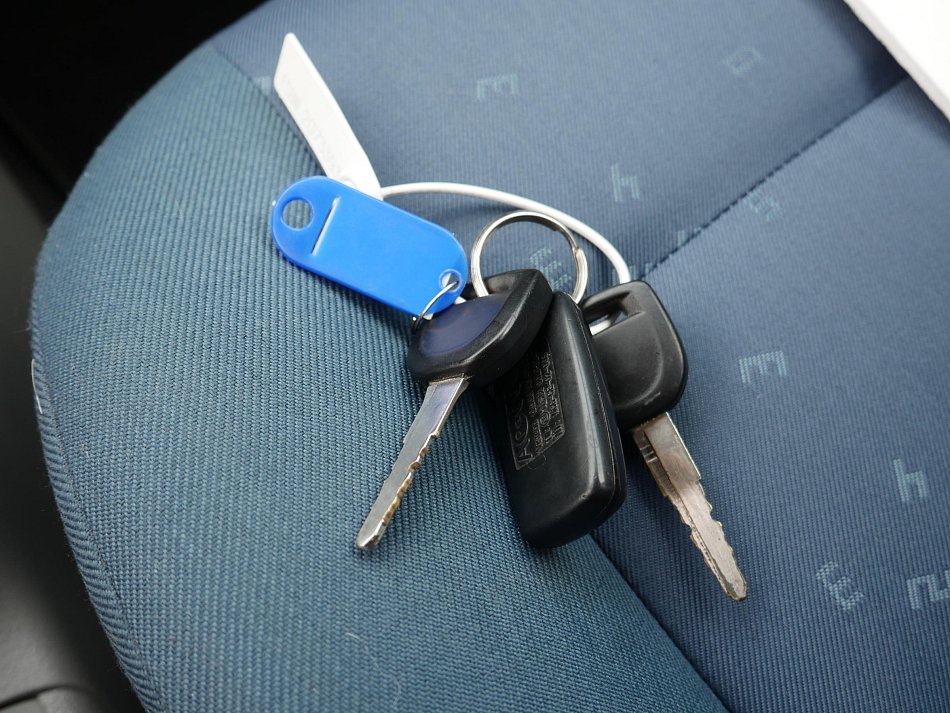 Mazda 2 1.3i 