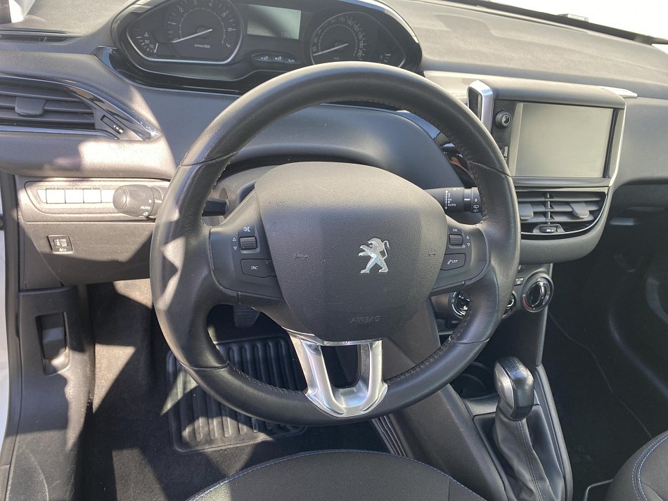 Peugeot 208 1.2 PT Signature