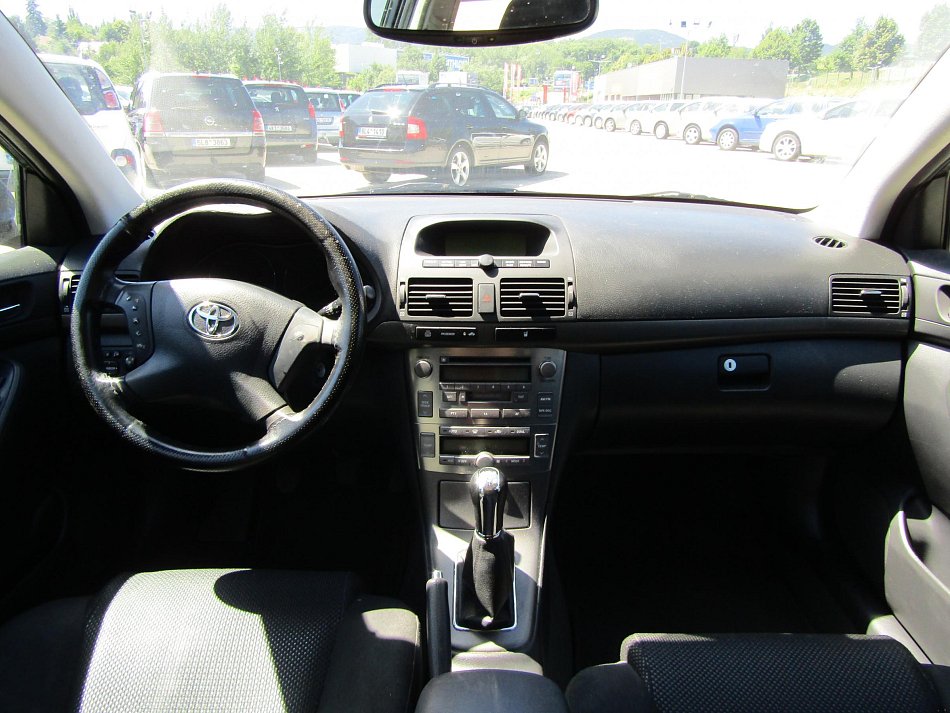 Toyota Avensis 1.8i 
