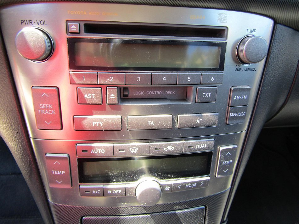 Toyota Avensis 1.8i 