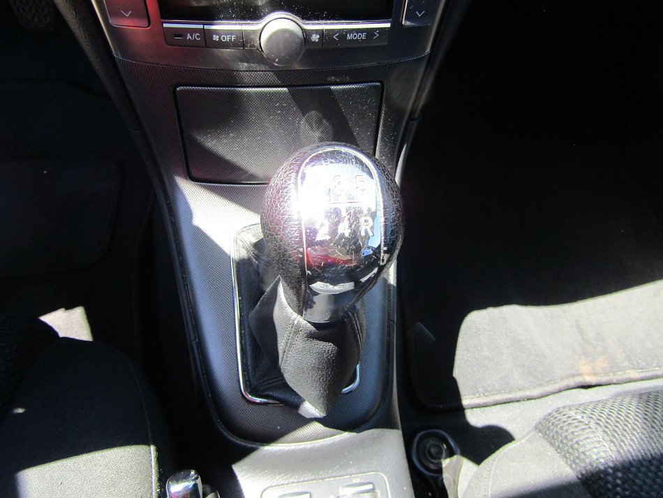 Toyota Avensis 1.8i 