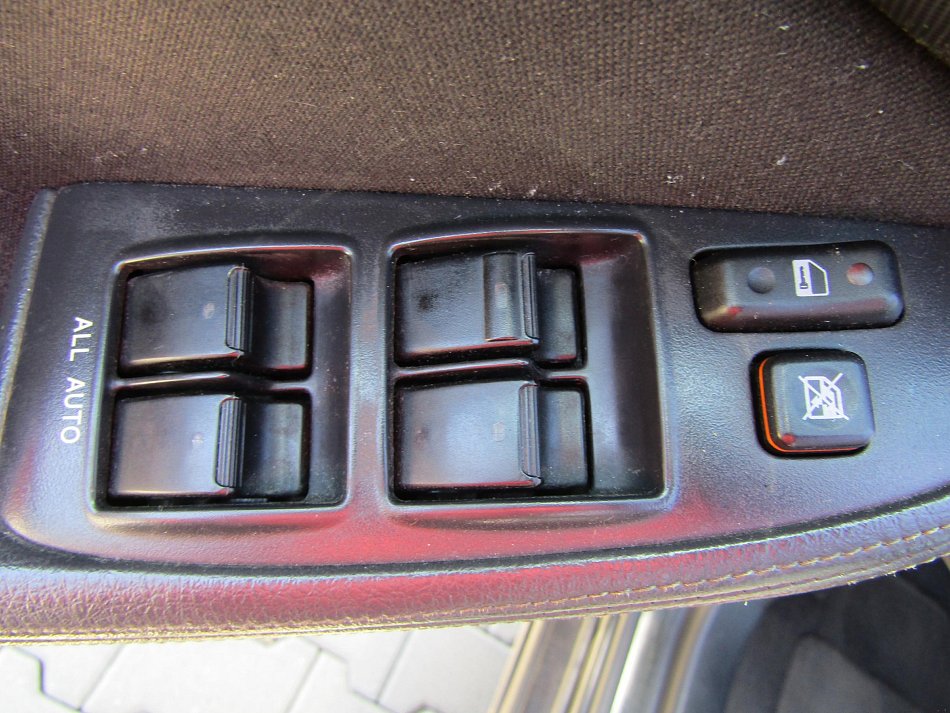 Toyota Avensis 1.8i 