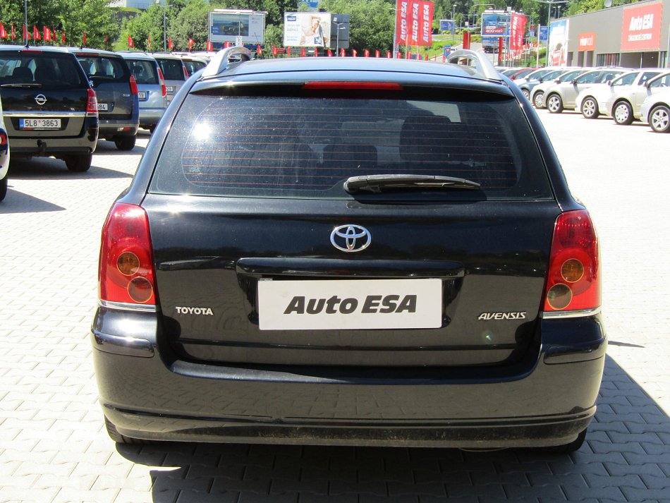 Toyota Avensis 1.8i 