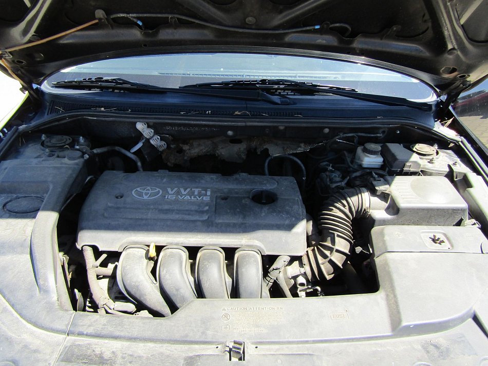 Toyota Avensis 1.8i 