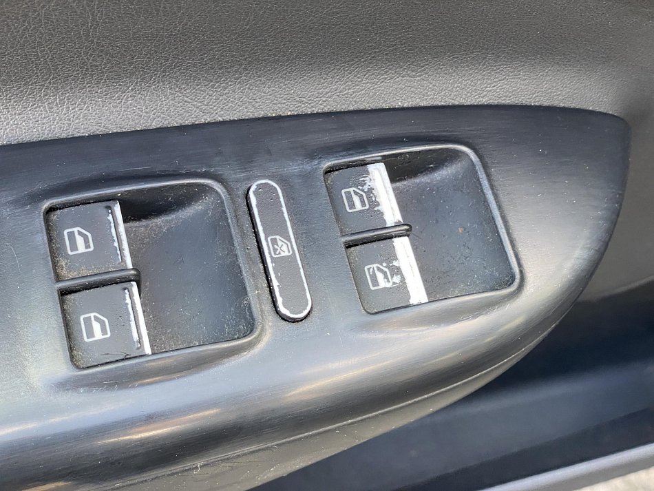 Škoda Octavia II 1.6 FSi Ambiente