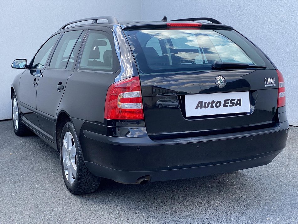 Škoda Octavia II 1.6 FSi Ambiente