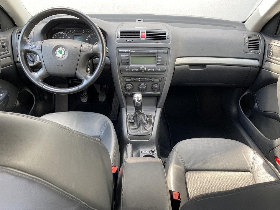 Škoda Octavia II 1.6 FSi Ambiente