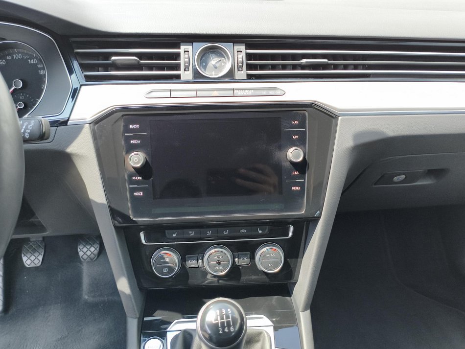 Volkswagen Passat 1.5 TSi Highline
