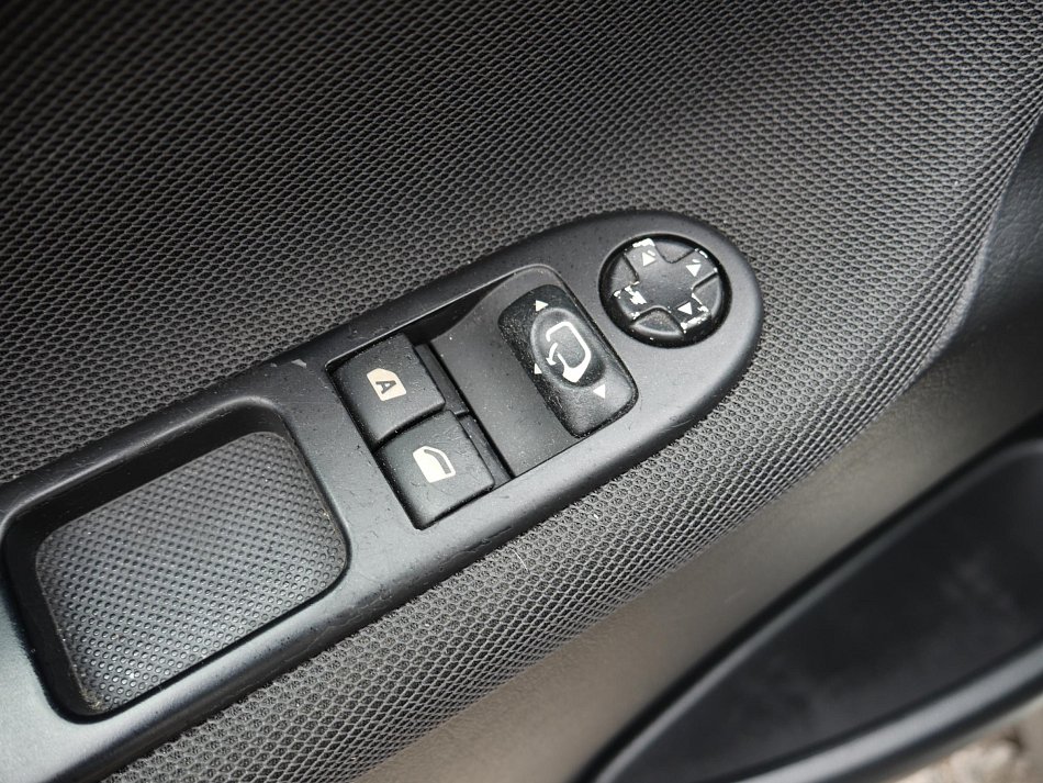 Peugeot 207 1.6 VTi 