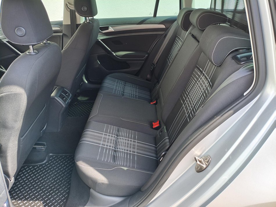 Volkswagen Golf 1.6 TDi Lounge 4MOTION