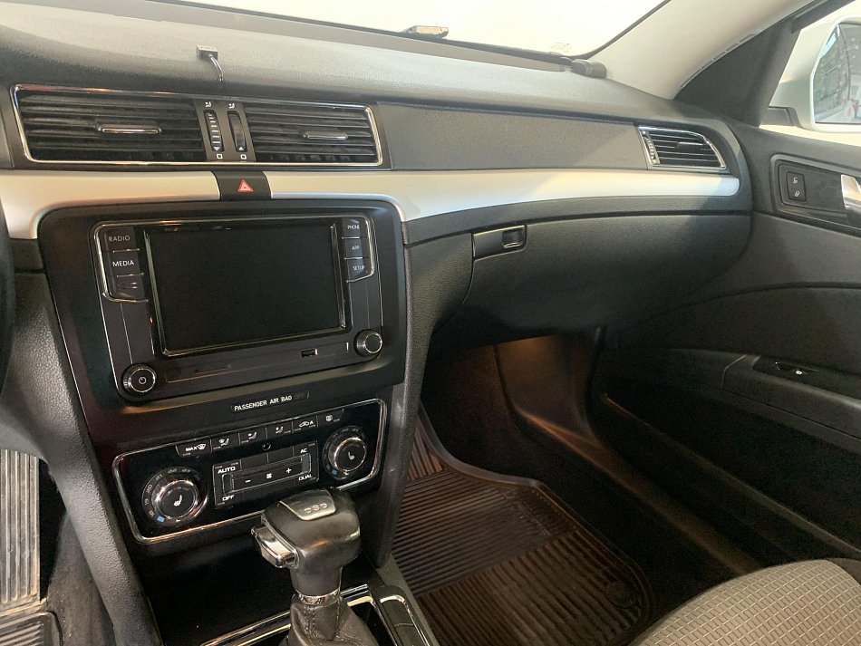 Škoda Superb II 2.0 TDi Ambition