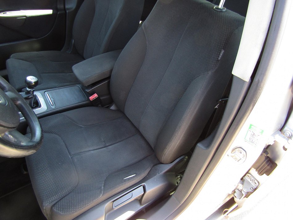 Volkswagen Passat 1.9 TDi 