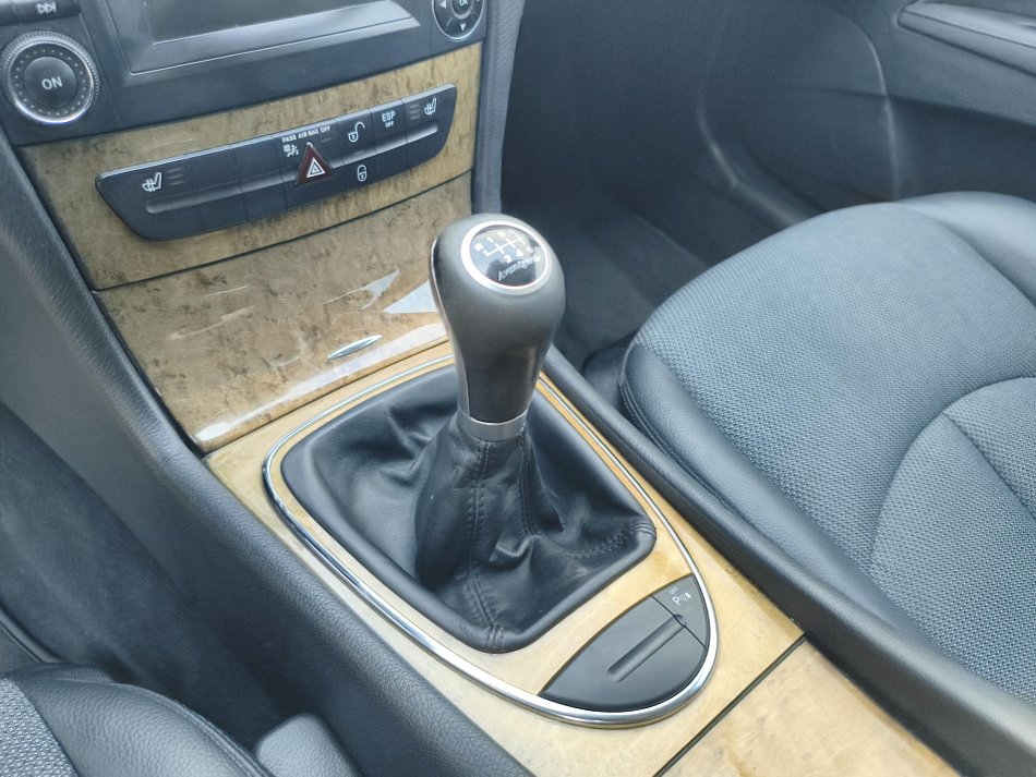 Mercedes-Benz Třída E 1.8 K Avantgarde 200