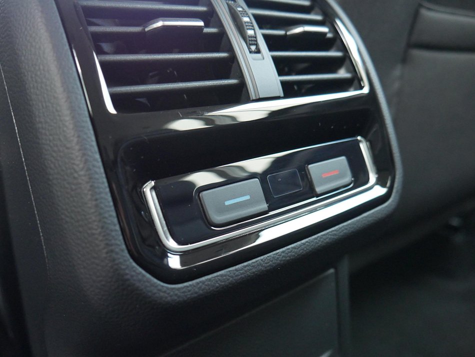 Volkswagen Passat 2.0 TDi 