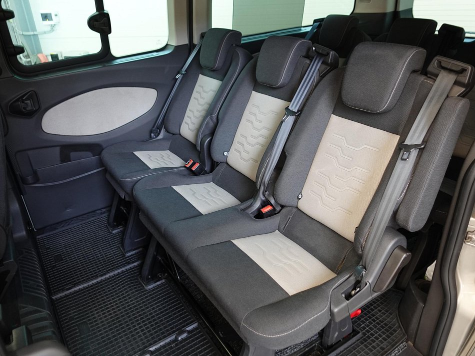 Ford Tourneo Custom 2.2TDCi Limited L2 8míst