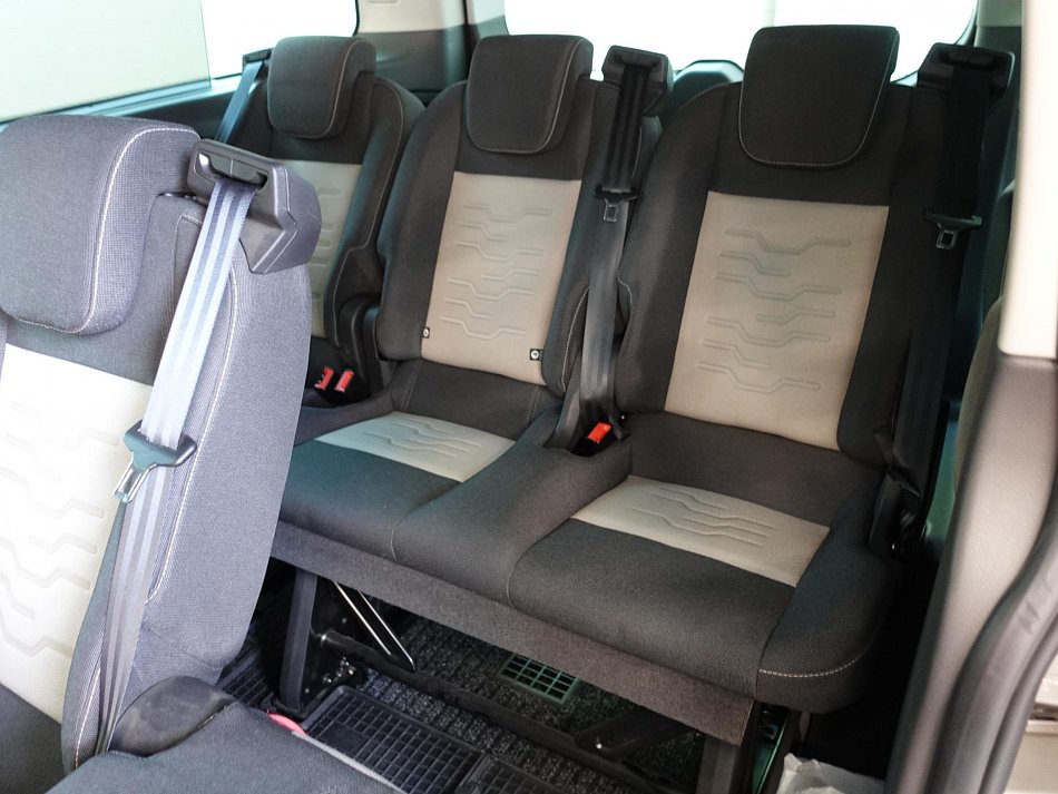 Ford Tourneo Custom 2.2TDCi Limited L2 8míst