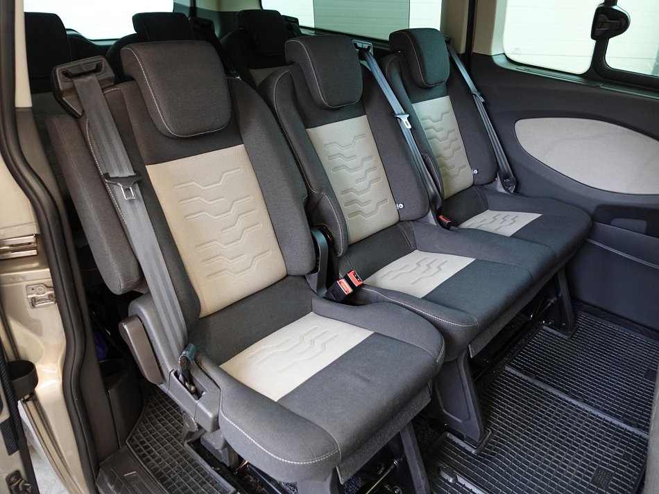 Ford Tourneo Custom 2.2TDCi Limited L2 8míst