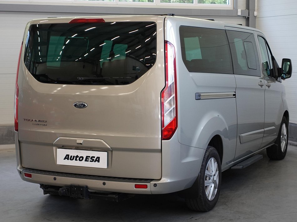 Ford Tourneo Custom 2.2TDCi Limited L2 8míst